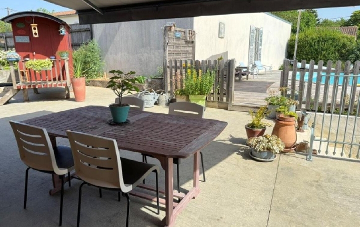 Maison VILLEFAGNAN (16240)  275 m2 276 595 € 