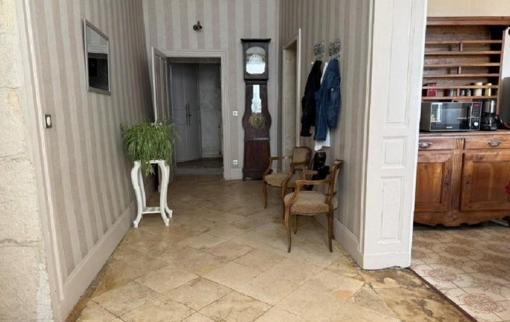 Maison VERTEUIL-SUR-CHARENTE (16510)  241 m2 315 785 € 