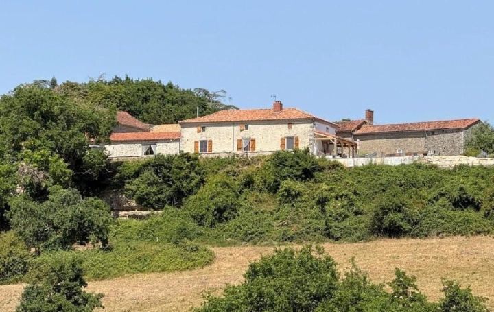Maison CHARROUX (86250)  231 m2 399 950 € 