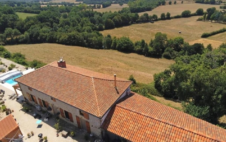 Maison CHARROUX (86250)  231 m2 399 950 € 