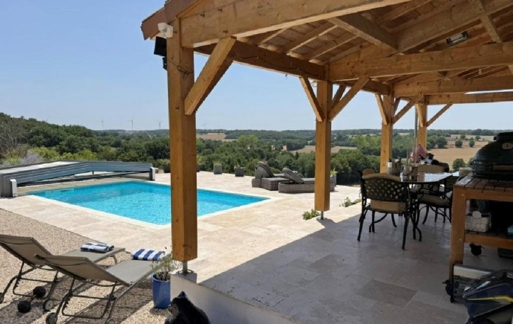 Maison CHARROUX (86250)  231 m2 399 950 € 