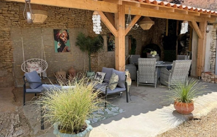 Maison CIVRAY (86400)  227 m2 249 950 € 