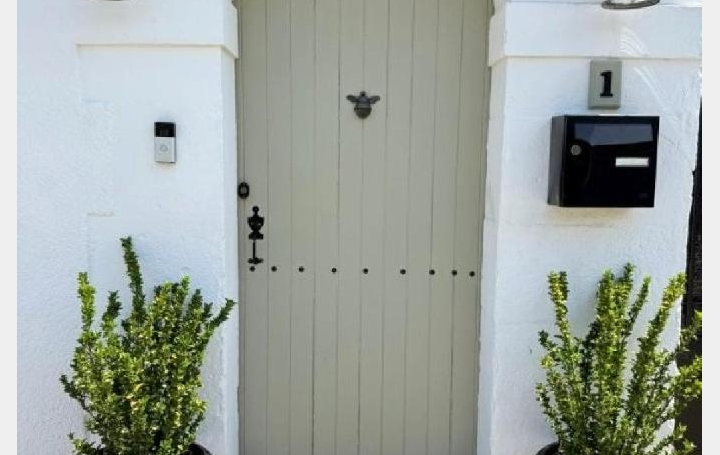 Maison CIVRAY (86400)  227 m2 249 950 € 