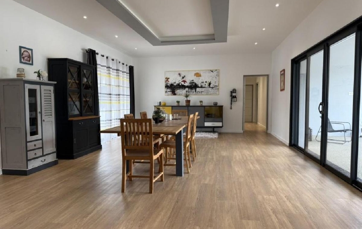 Maison RUFFEC (16700)  257 m2 399 950 € 