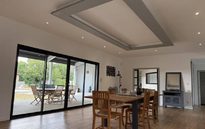Maison RUFFEC (16700)  257 m2 399 950 € 