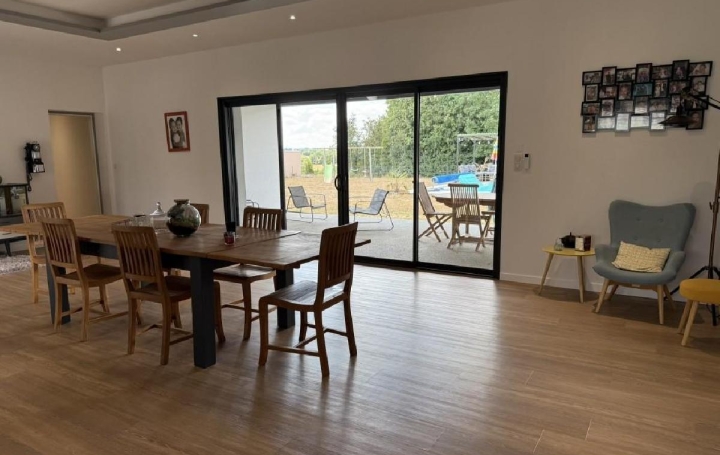 Maison RUFFEC (16700)  257 m2 399 950 € 