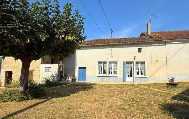 Maison RUFFEC (16700)  92 m2 99 950 € 