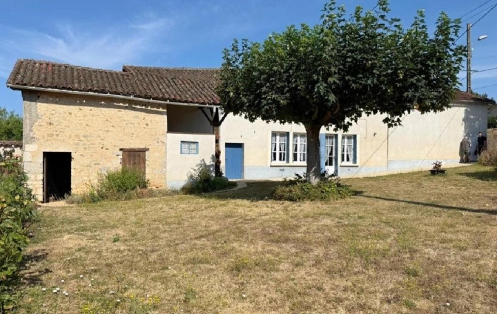 Maison RUFFEC (16700)  92 m2 99 950 € 
