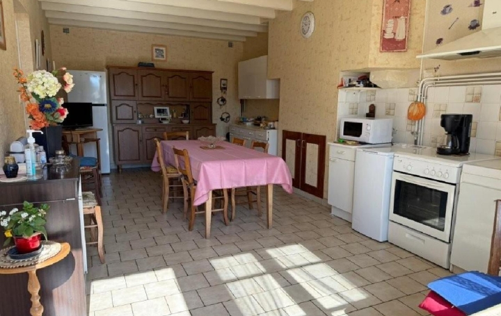 Maison RUFFEC (16700)  92 m2 99 950 € 