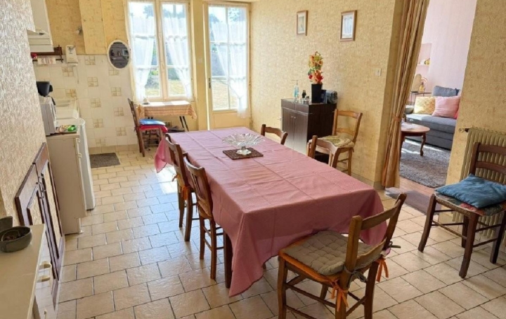 Maison RUFFEC (16700)  92 m2 99 950 € 