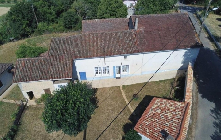 Maison RUFFEC (16700)  92 m2 99 950 € 