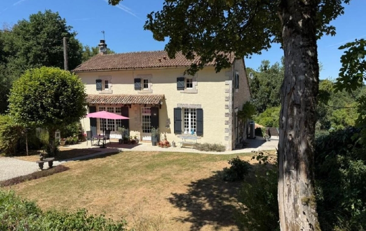 Maison CIVRAY (86400)  152 m2 223 000 € 