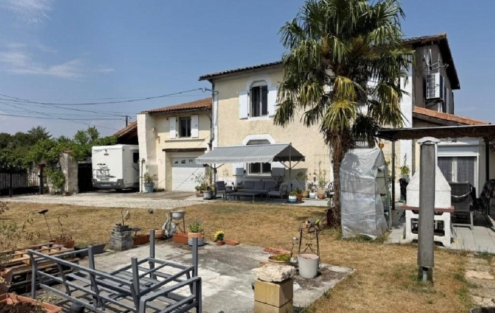 Maison CHEF-BOUTONNE (79110)  162 m2 175 530 € 