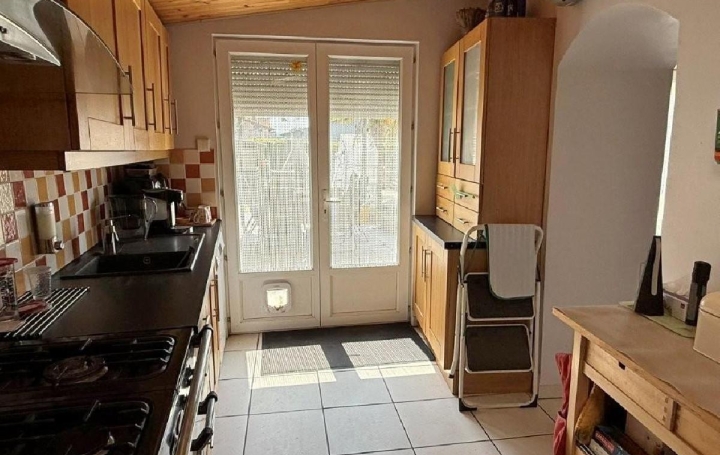 Maison CHEF-BOUTONNE (79110)  162 m2 175 530 € 