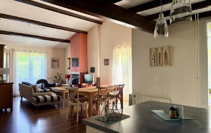 Maison RUFFEC (16700)  105 m2 207 400 € 
