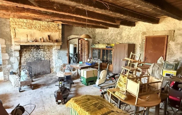 Maison VILLEFAGNAN (16240)  181 m2 60 000 € 