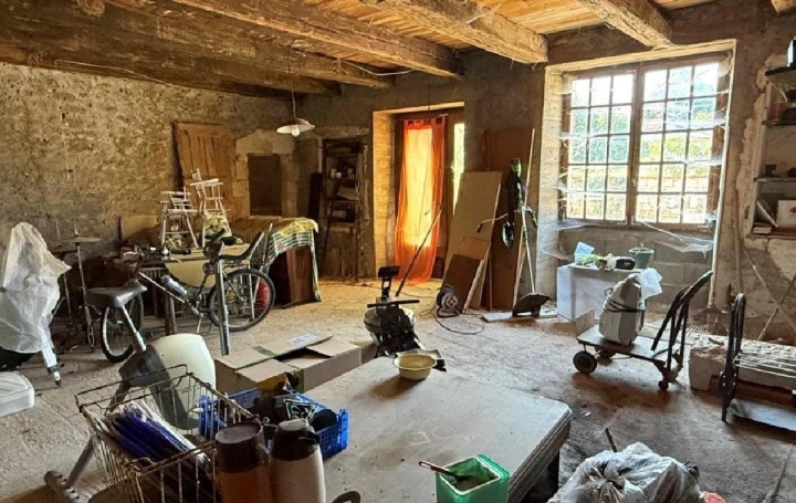 Maison VILLEFAGNAN (16240)  181 m2 60 000 € 