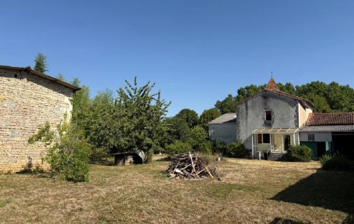 Maison AUNAC (16460)  169 m2 118 275 € 