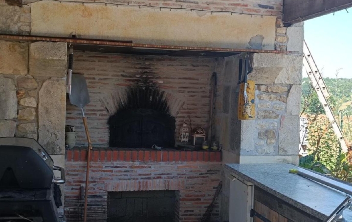 Maison CHARROUX (86250)  240 m2 421 000 € 