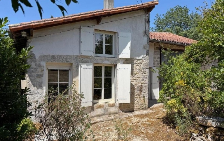 Maison VERTEUIL-SUR-CHARENTE (16510)  121 m2 99 950 € 
