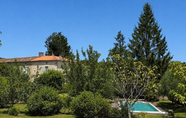 Maison MANSLE (16230)  122 m2 190 000 € 