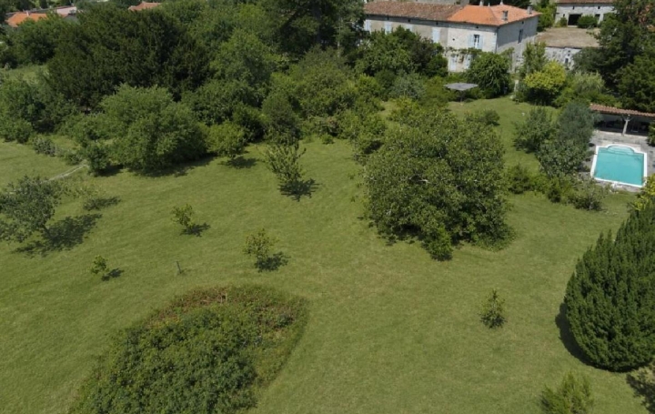 Maison MANSLE (16230)  122 m2 190 000 € 