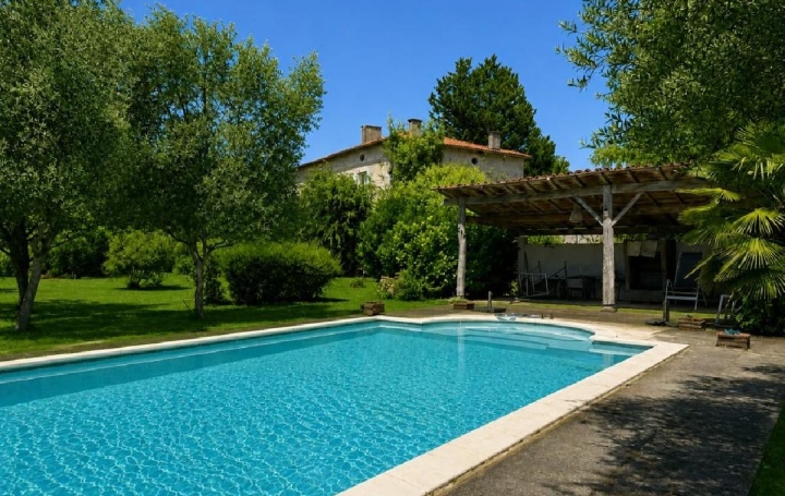 Maison MANSLE (16230)  122 m2 190 000 € 