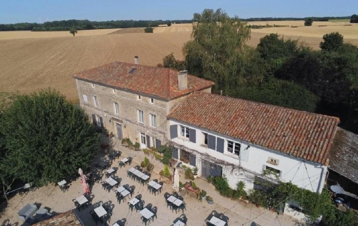 Maison RUFFEC (16700)  342 m2 220 000 € 
