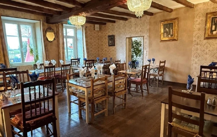 Maison RUFFEC (16700)  342 m2 220 000 € 