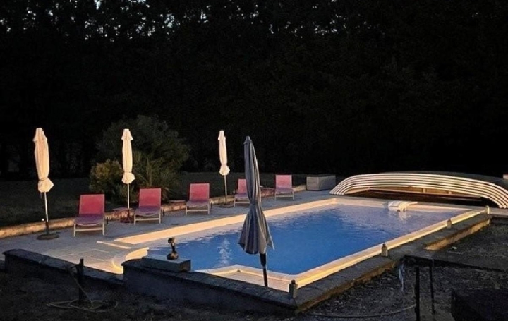 Maison CHARROUX (86250)  307 m2 421 000 € 