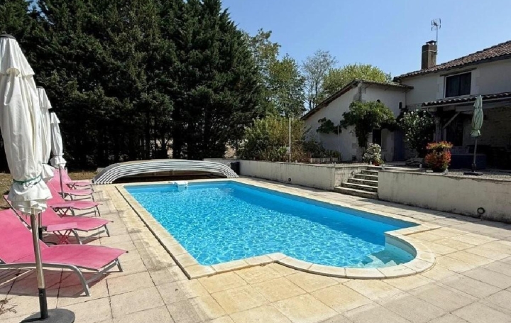Maison CHARROUX (86250)  307 m2 421 000 € 