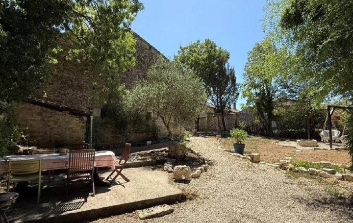 Maison MANSLE (16230)  182 m2 159 575 € 