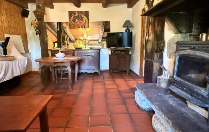 Maison CHAMPAGNE-MOUTON (16350)  136 m2 112 900 € 