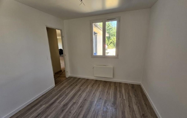 Maison RUFFEC (16700)  114 m2 123 650 € 