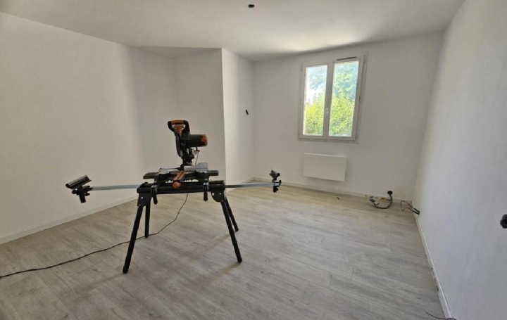 Maison RUFFEC (16700)  114 m2 123 650 € 