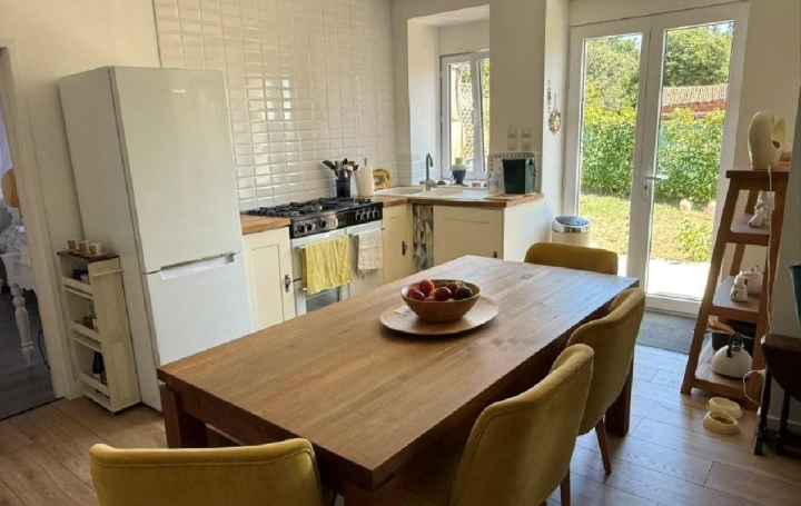 Maison CHAMPAGNE-MOUTON (16350)  64 m2 80 645 € 