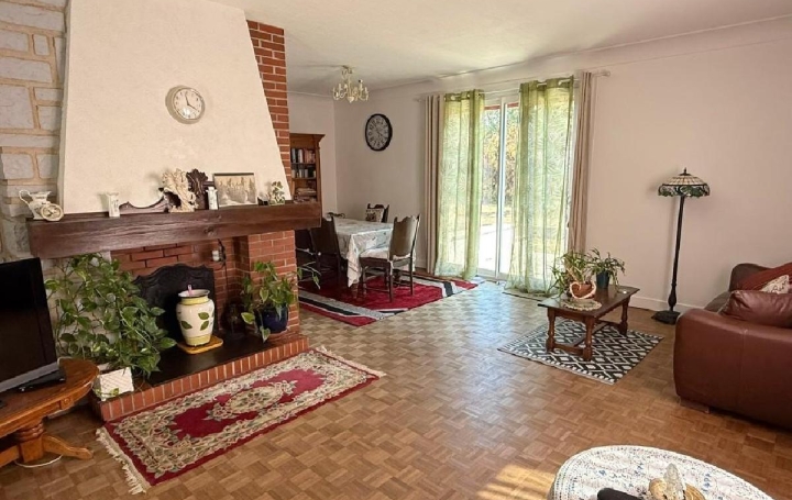 Maison VERTEUIL-SUR-CHARENTE (16510)  170 m2 210 000 € 