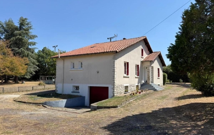 Maison VERTEUIL-SUR-CHARENTE (16510)  170 m2 210 000 € 