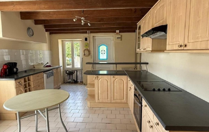 Maison RUFFEC (16700)  81 m2 112 900 € 