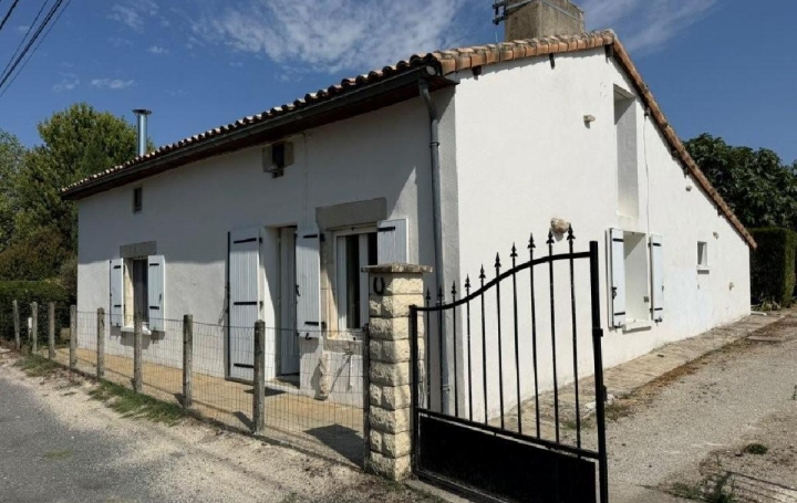 Maison RUFFEC (16700)  81 m2 112 900 € 