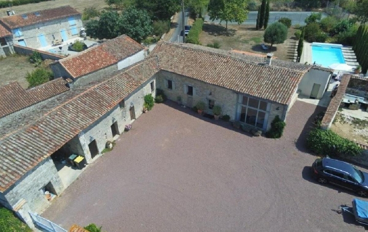 Maison VILLEFAGNAN (16240)  201 m2 375 000 € 