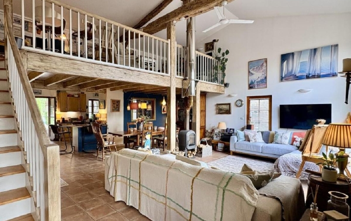 Maison VILLEFAGNAN (16240)  201 m2 375 000 € 