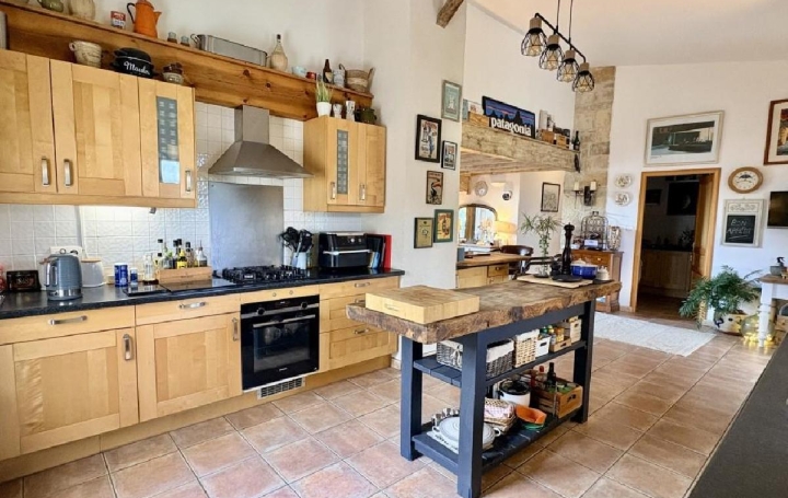 Maison VILLEFAGNAN (16240)  201 m2 375 000 € 