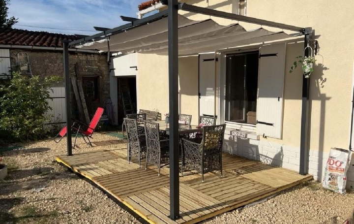Maison RUFFEC (16700)  66 m2 80 645 € 