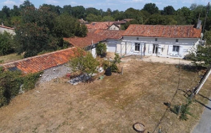 Maison RUFFEC (16700)  66 m2 80 645 € 