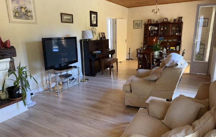Maison RUFFEC (16700)  152 m2 149 950 € 