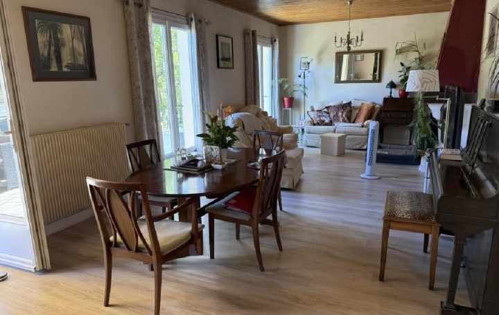 Maison RUFFEC (16700)  152 m2 149 950 € 