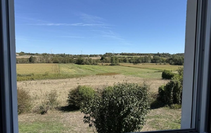 Maison RUFFEC (16700)  152 m2 149 950 € 