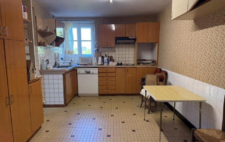 Maison RUFFEC (16700)  172 m2 149 950 € 