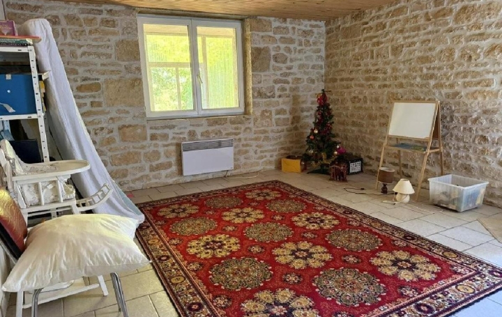Maison RUFFEC (16700)  172 m2 149 950 € 
